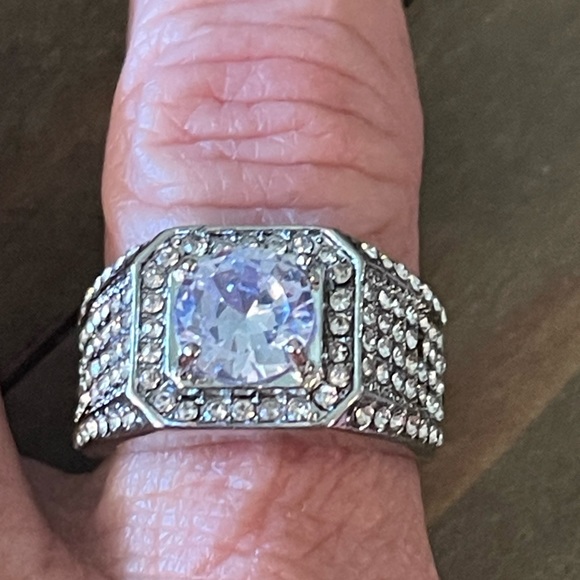 Bling Ring Cubic Zirconia Iced Out Glamorous Solitaire, Women’s Ring, Sz 6 - Picture 3 of 14